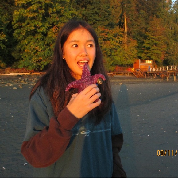 Meet your Posher, Samantha - Picture 1 of 2